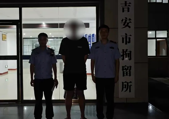男子无证驾驶被查称有赛车证，科目一考不过被拘
