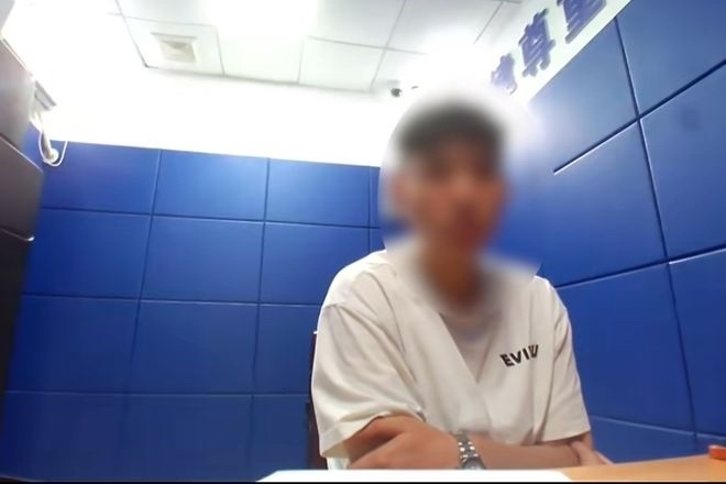 离谱！21岁赛车手科目一多次没过 无证上高速：被罚1千元+拘留7日